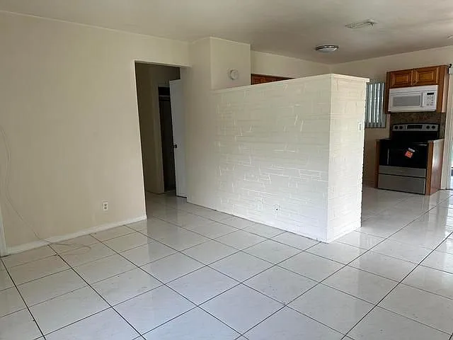 1316 NW 15th Pl