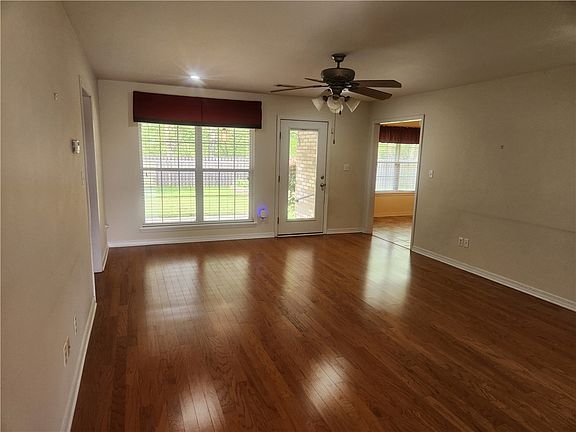 5th image of 109 Peachtree Dr