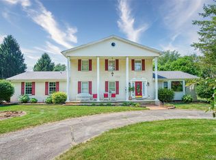 2220 Pheasant Run Rd, Howell, MI 48843