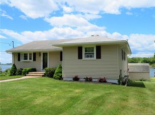 228 Shore Rd, Waterford, CT 06385