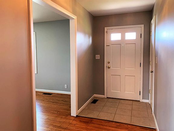 3rd image of 716 Logan Ave