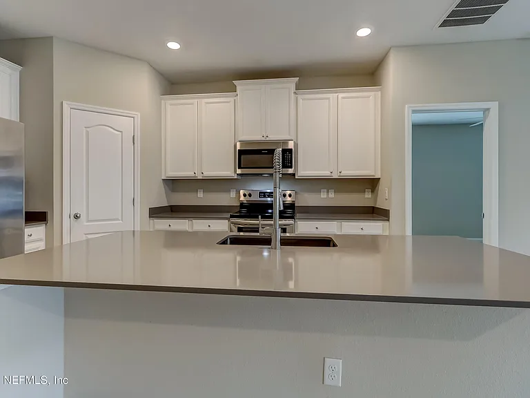10386 Pavnes Creek Dr — Photo 8