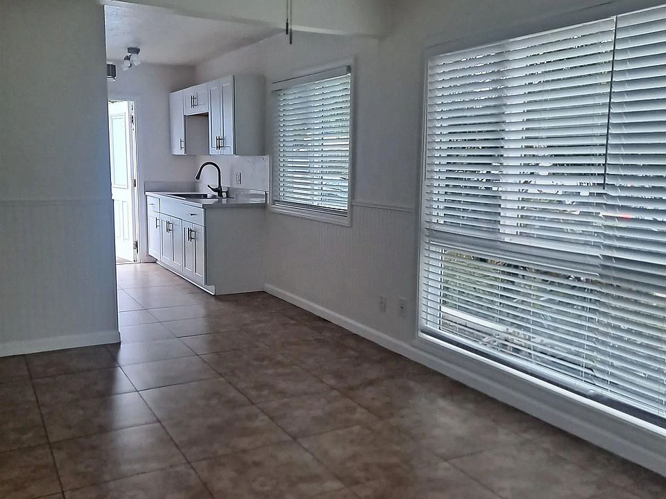 2nd image of 4470-4482 Bond St