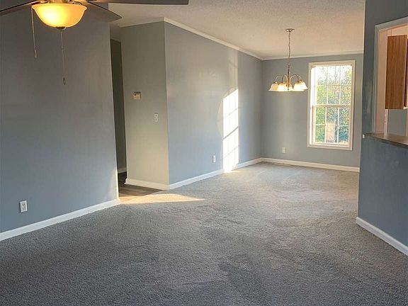 3rd image of 55 Braynay Ln