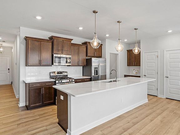 3rd image of 1054 Westerland Way
