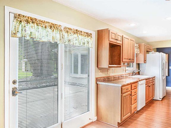 5th image of 1615 Tanglewood Dr