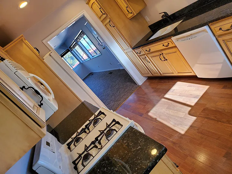 1663 Lakeshore Dr — Photo 6