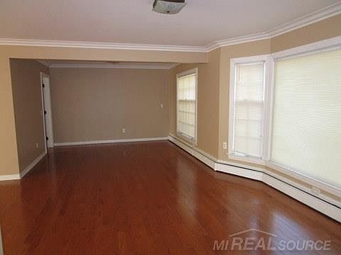5th image of 440 Parkview Dr