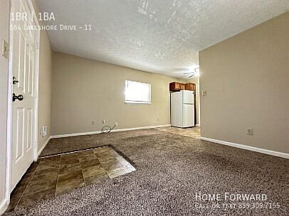 5th image of 164 Lakeshore Dr APT 11