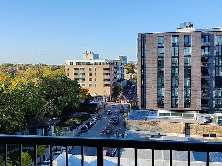 811 Chicago Ave — Photo 15
