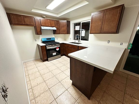 2nd image of 3100 E Orangethorpe Ave #B
