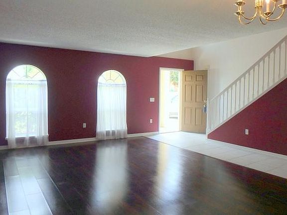 5th image of 814 Cheriton St