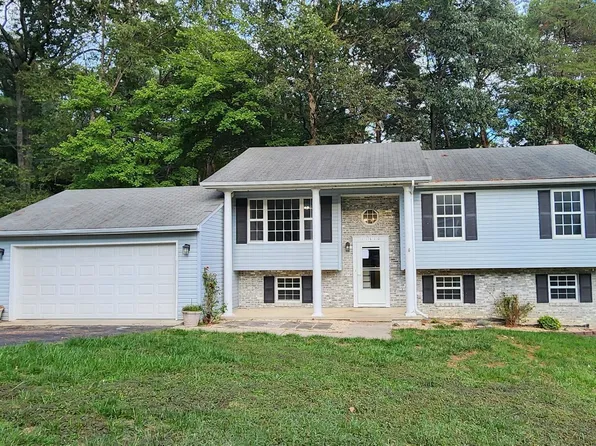 11610 Shoshone Trl, Lusby, MD 20657