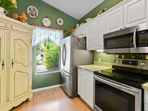 5th image of 10625 SE Rosemarie Ct