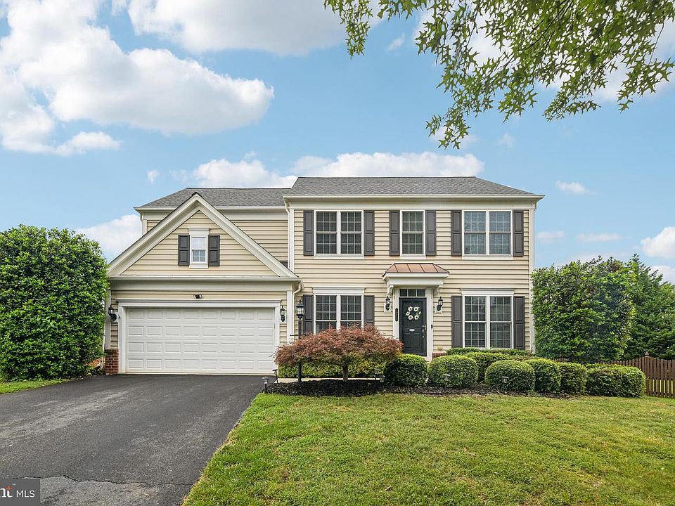 1st image of 10810 Valley Falls Ct