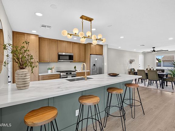 3rd image of 2046 E HARVARD Drive