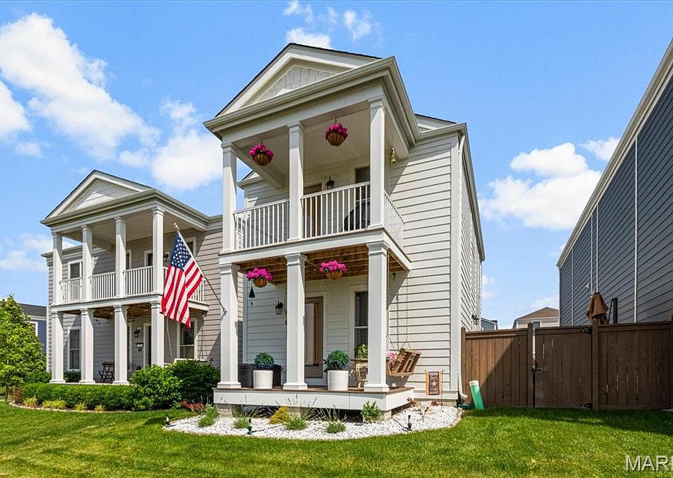 1st image of 32 Freehold Rock Pl