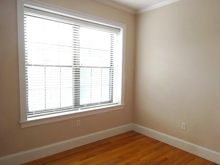 779 E 5th St #3 — Photo 15