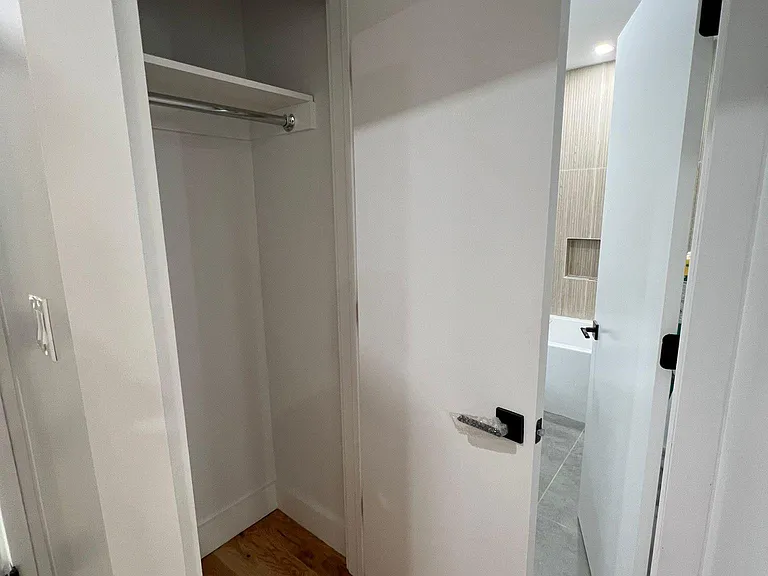 25 Hamilton Ave #B — Photo 8