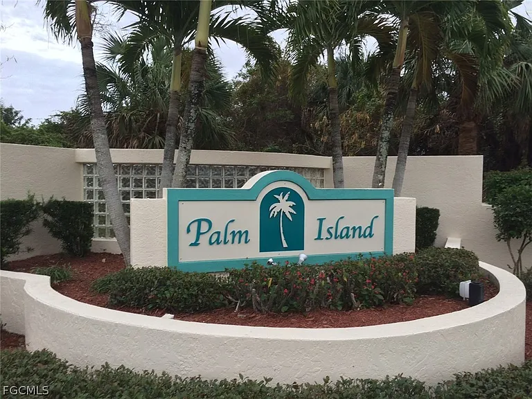 9439 Palm Island Cir — Photo 21
