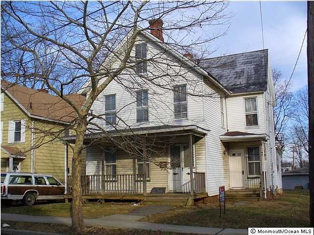 2nd image of 27 Parker St