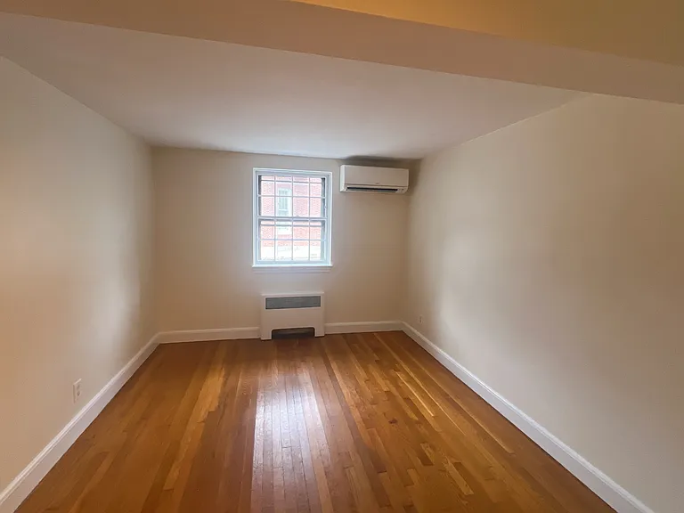 8 Garden Ct #5 — Photo 3
