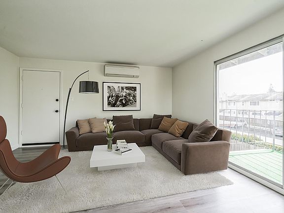 4th image of 1313 Southwest Boulevard #G
