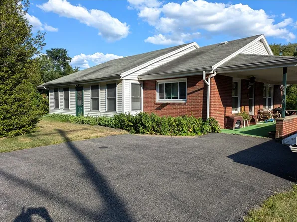 332 E Shaffer Rd, Aliquippa, PA 15001