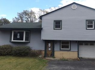 10 Nob Cir, Newburgh, NY 12550