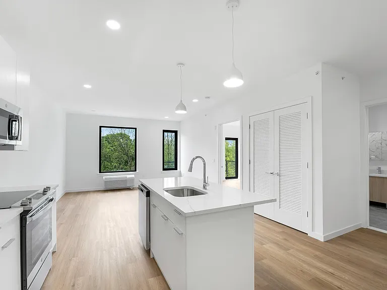 803 South — Photo 108