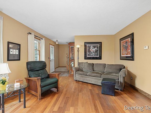4th image of 2288 Aaronsway Dr NE