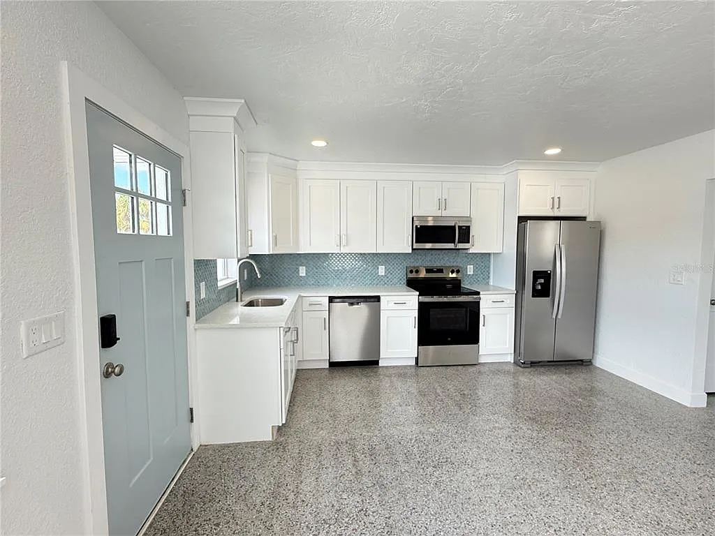 1 bed, 1.0 bath, 646 sqft, $2,000 — Photo 3