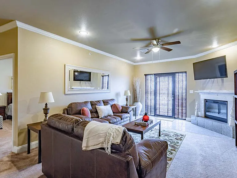 The Versailles Apartment Homes — Photo 13