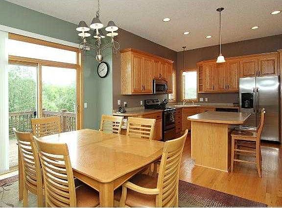 4th image of 22609 Elston Ct