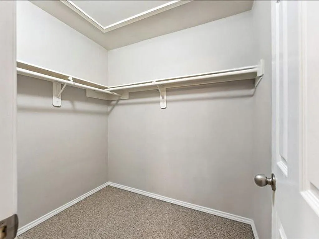 2 bed, 1887 sqft, $1,250 — Photo 3