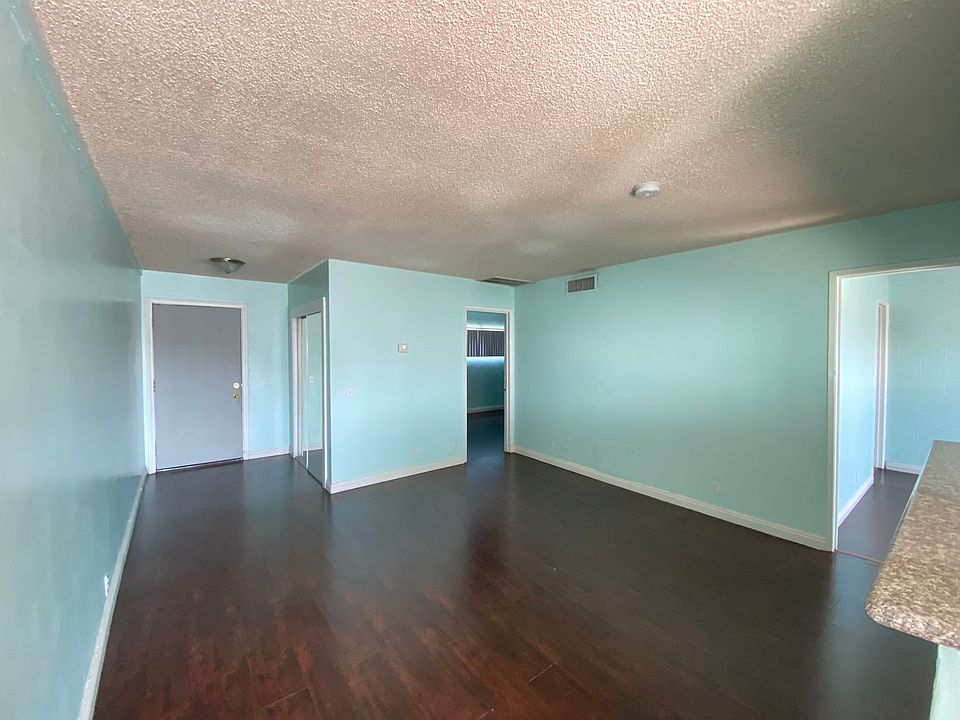 1st image of 581 Northrop Ave #1-5