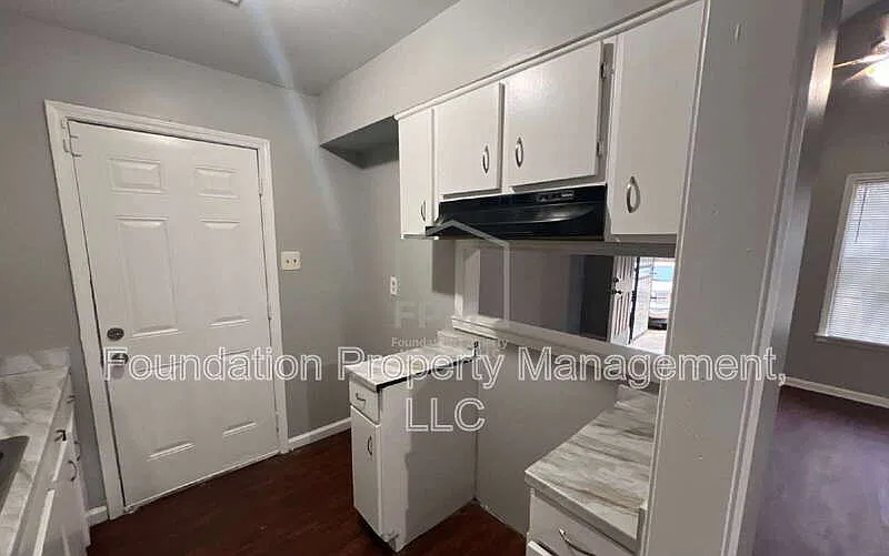 2 bed, 1.0 bath, 859 sqft, $800 — Photo 3