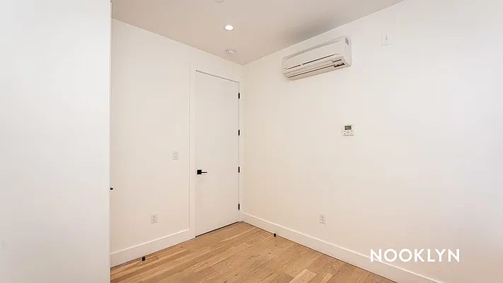 Rented by Nooklyn NYC LLC | media 31