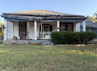 1146 Alvarado St, Cleburne, TX 76031