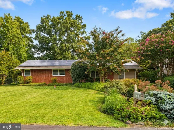 301 Cedar Ln, Annapolis, MD 21403