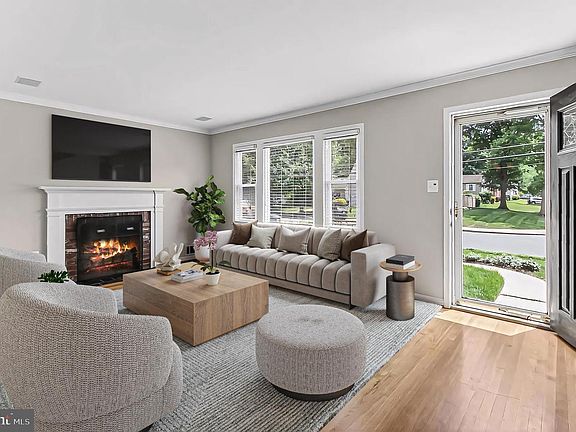 3rd image of 1210 Croton Dr