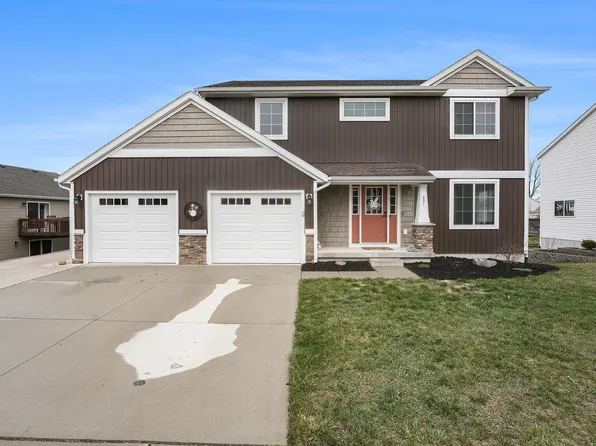 321 Hill Valley Ln NW, Sparta, MI 49345