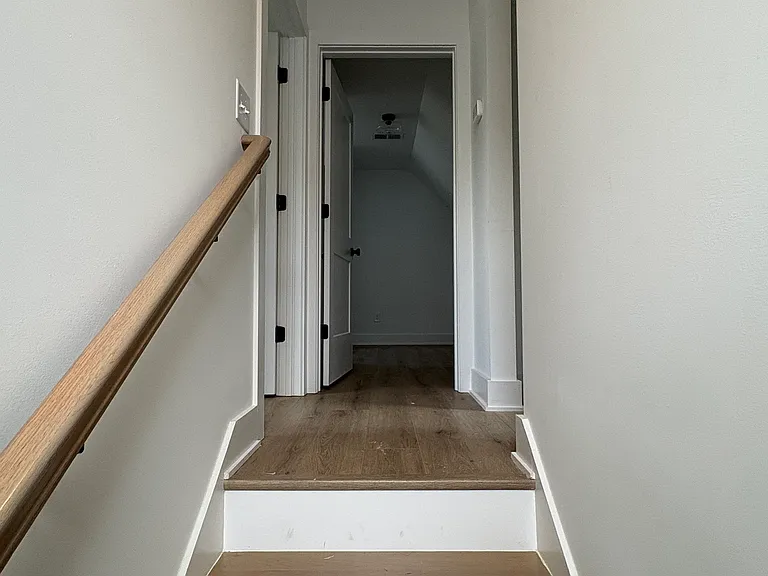 2903 Clyde Dr — Photo 10