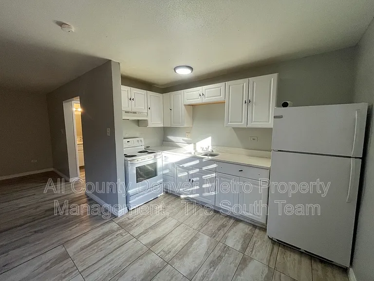 1590 Clinton St #6 — Photo 8