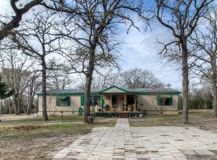 174 Hickory Ln, Elgin, TX 78621