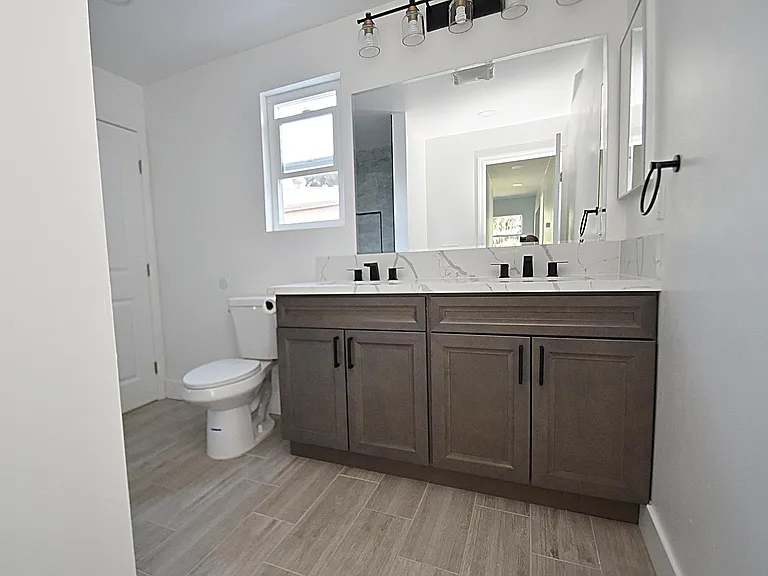 3445 Newton Ave — Photo 12