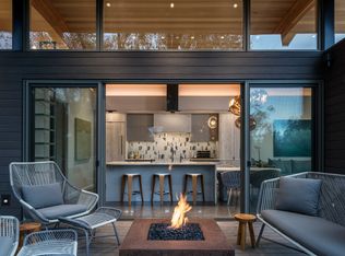 8110 SE 70th St, Mercer Island, WA 98040