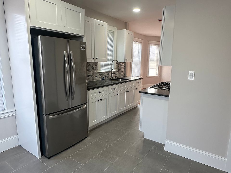 1st image of 15-17 Moulton St Unit 3