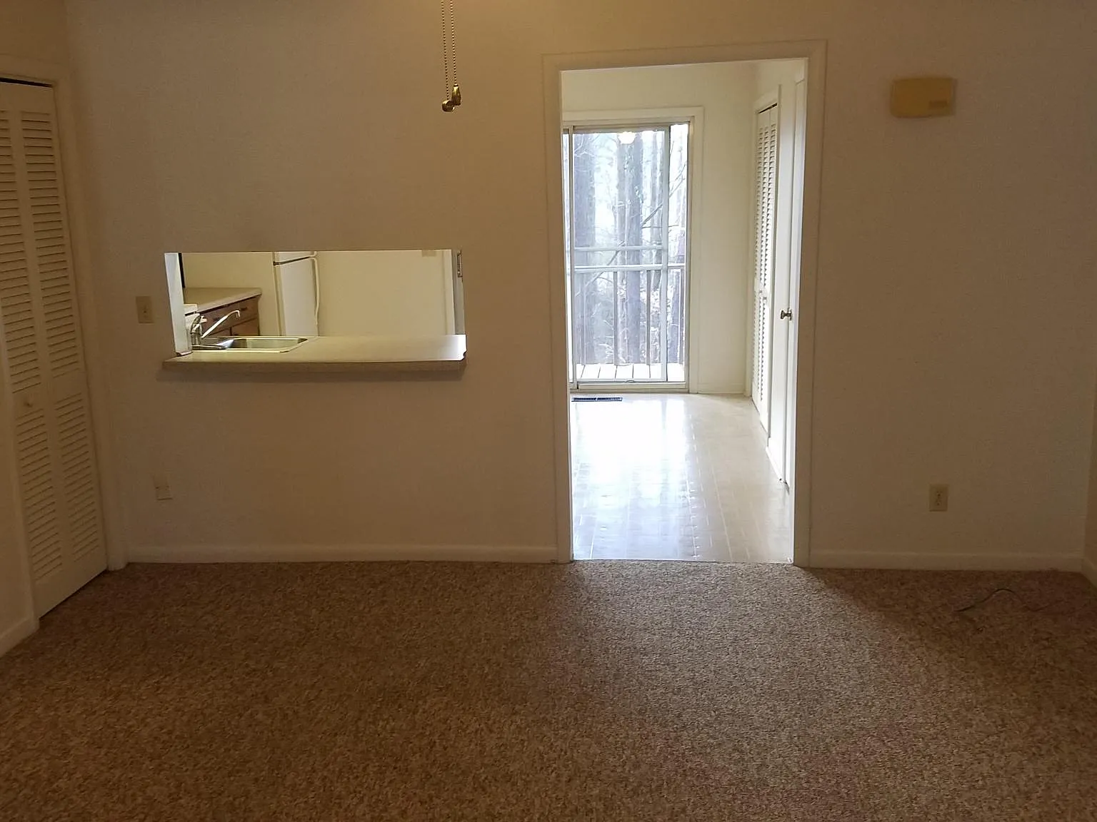 2 bed, 1.5 bath, 1200 sqft, $1,350 — Photo 2
