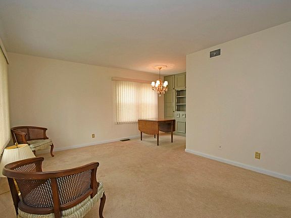 5th image of 8532 Donegal Dr